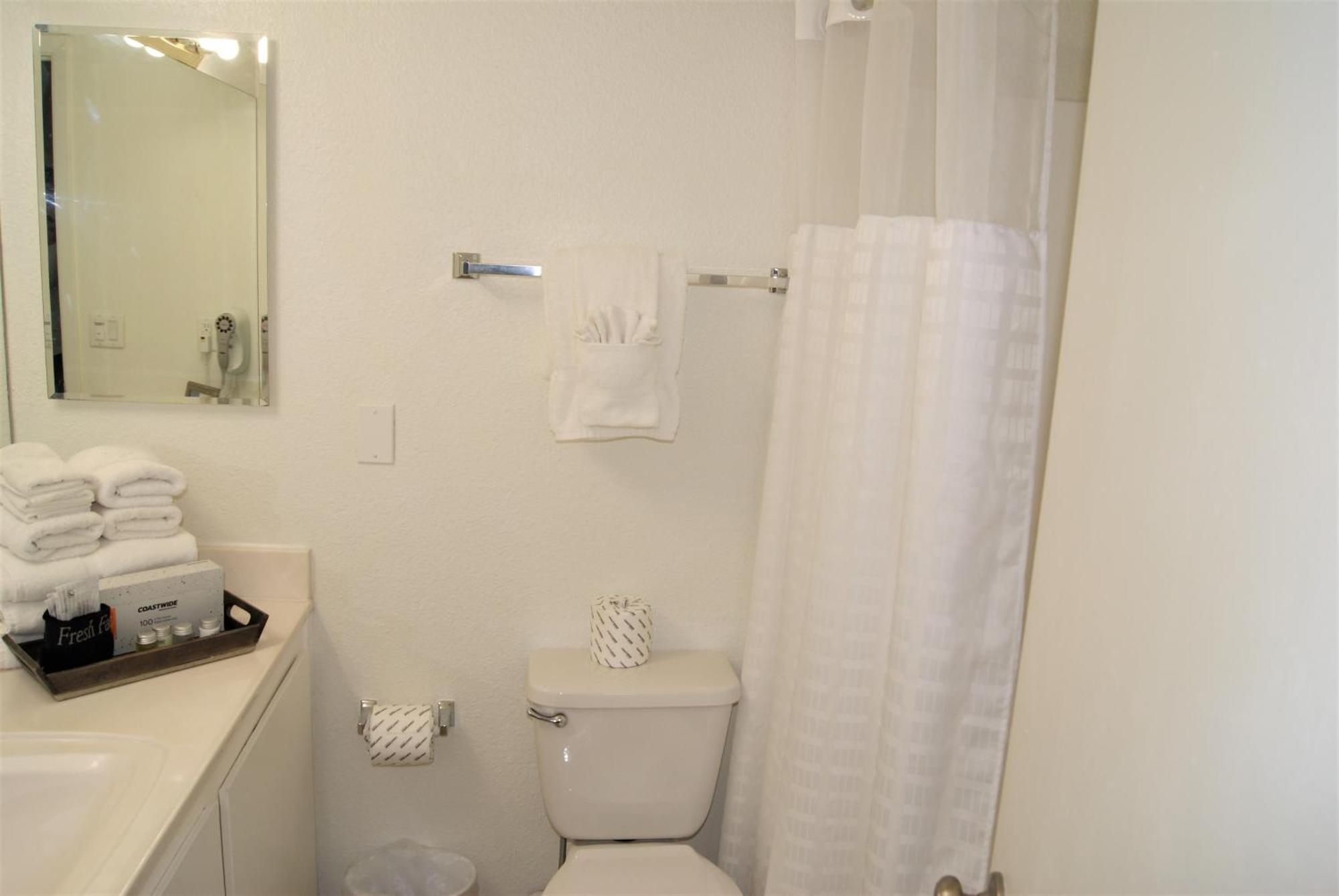 126 Fully Furnished 1br Suite-prime Location Scottsdale