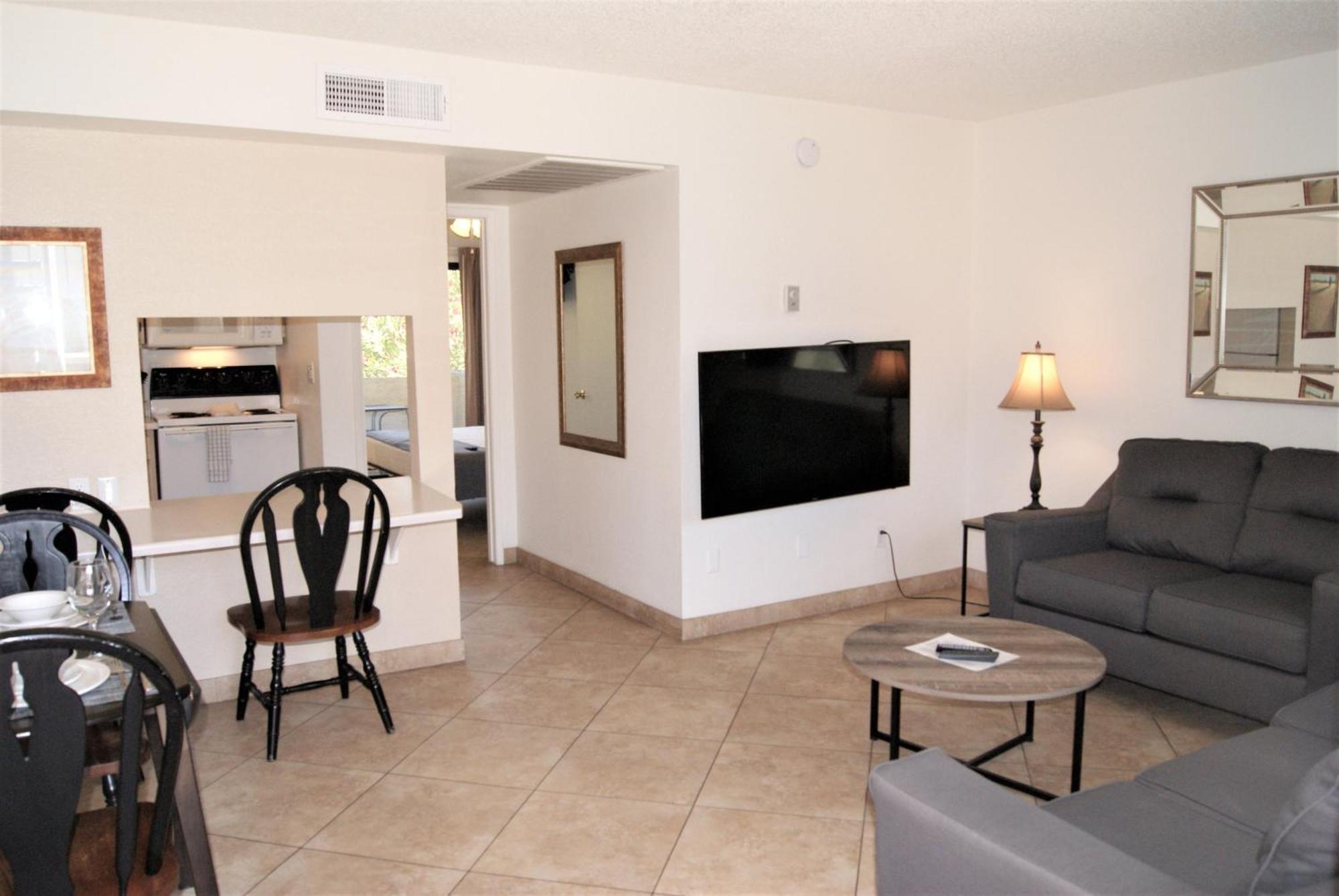 126 Fully Furnished 1br Suite-prime Location Apartment Scottsdale