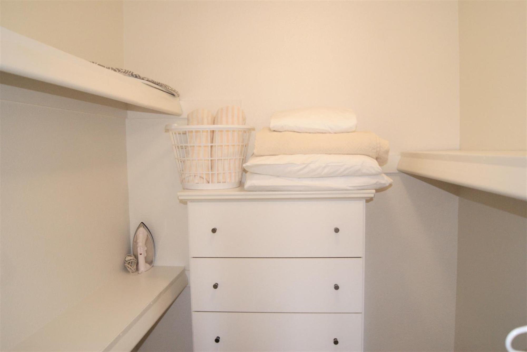 Apartment 119 Fully Furnished 1br Suite-outdoor Pool