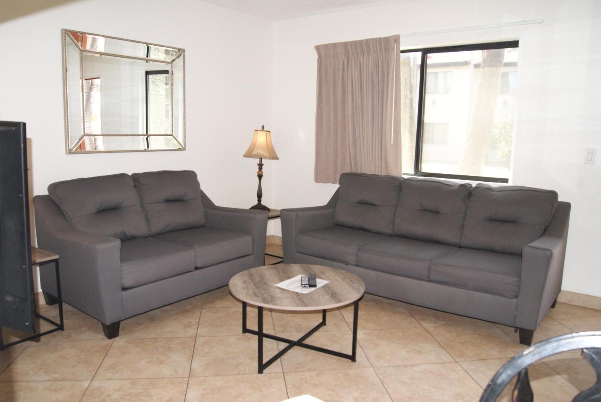Apartment 126 Fully Furnished 1br Suite-prime Location *
