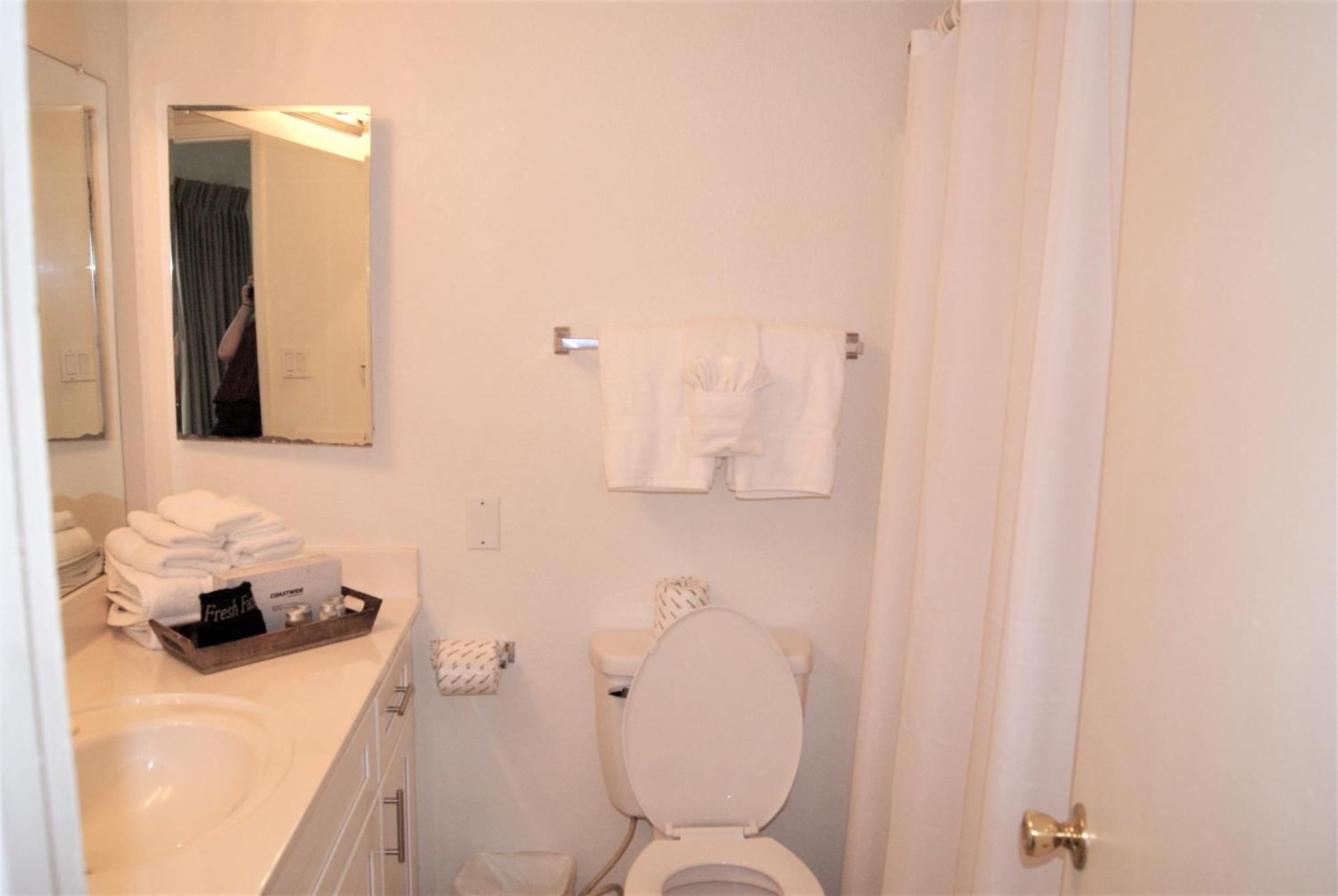 Apartment 128 Fully Furnished 1br Suite-prime Location
