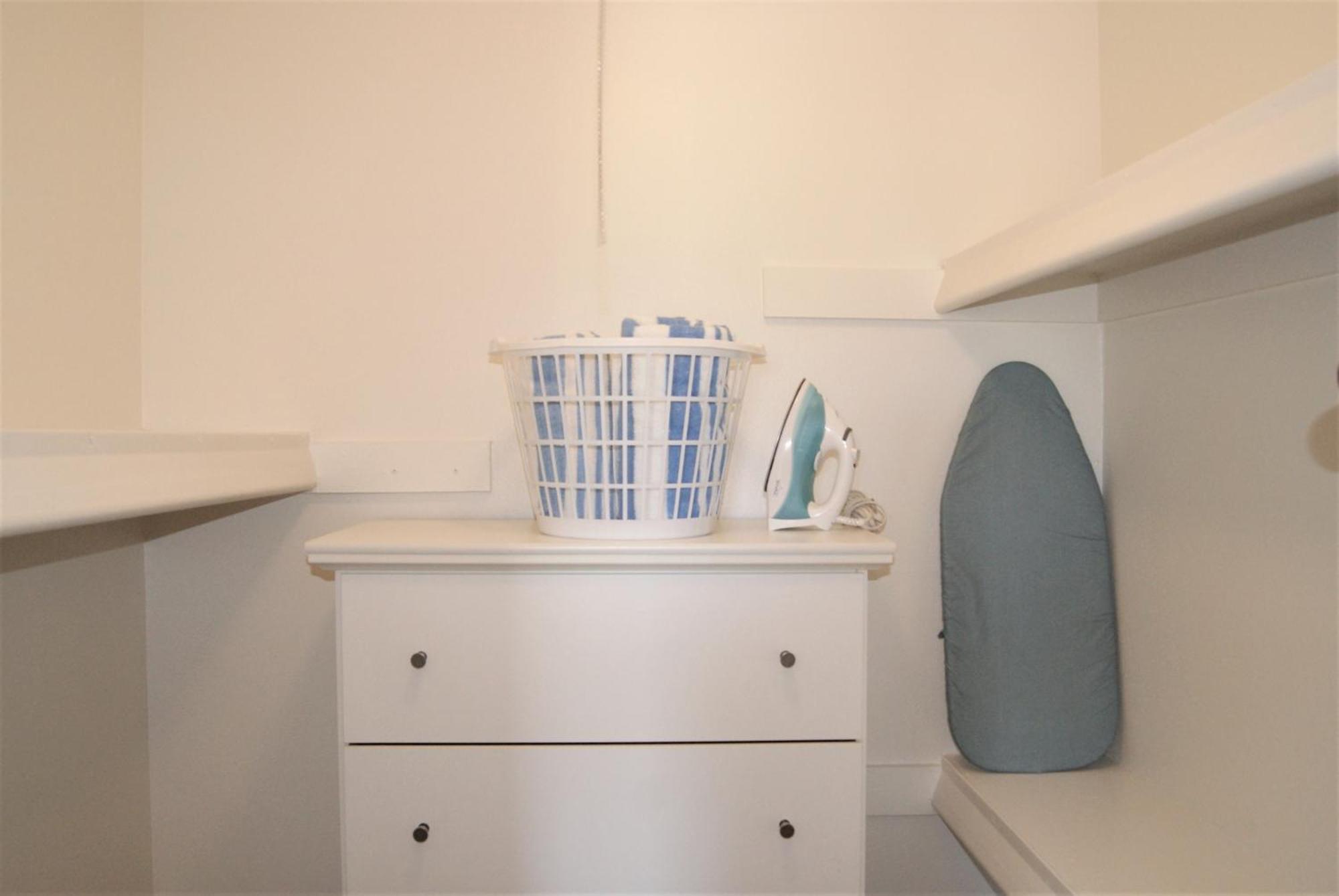 133 Fully Furnished, Amenities Galore Apartment Scottsdale