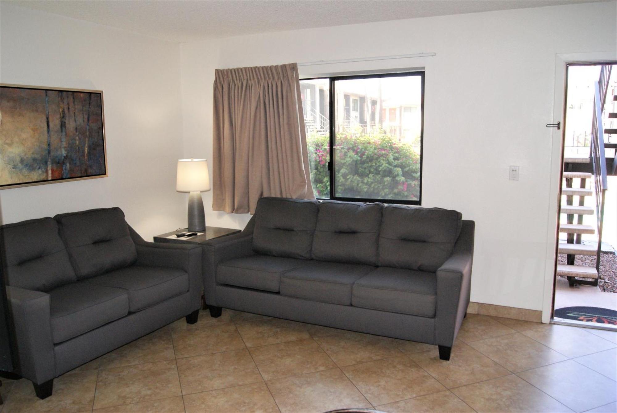 119 Fully Furnished 1br Suite-outdoor Pool Apartment
