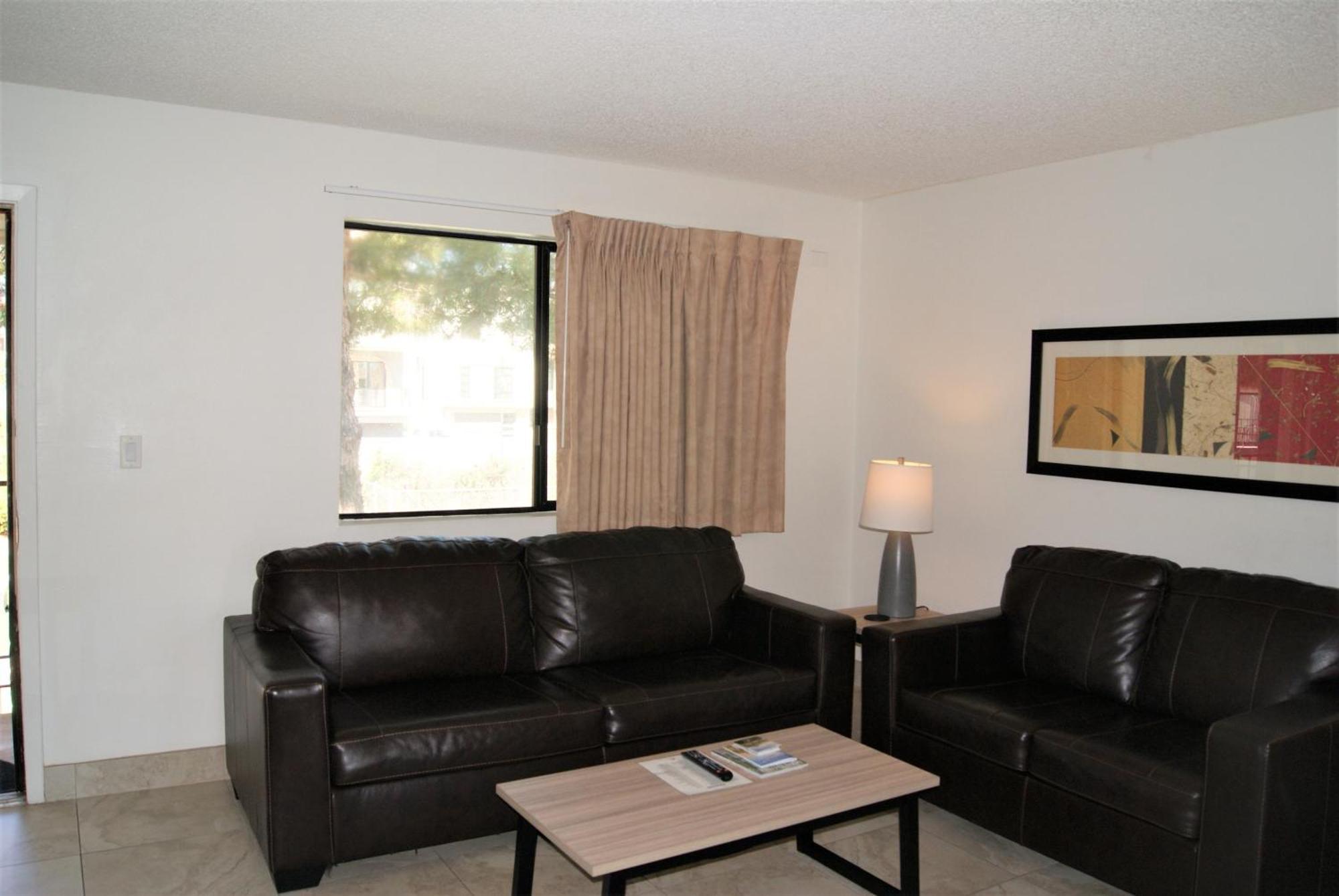 235 Fully Furnished 1br Suite-outdoor Pool Apartment *