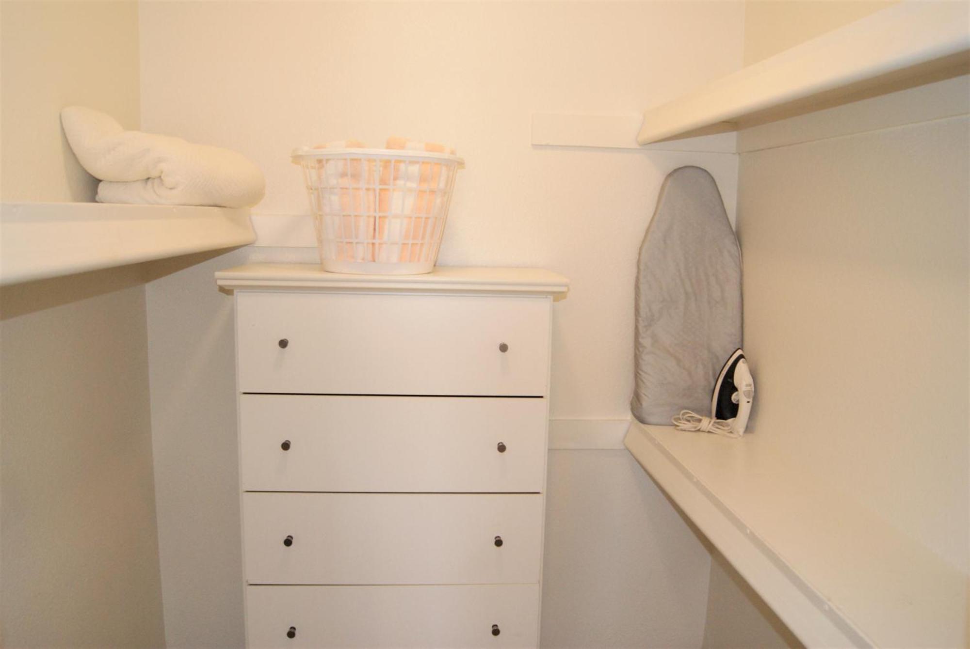 Apartment Fully Furnished 1br Suite-prime Location 110