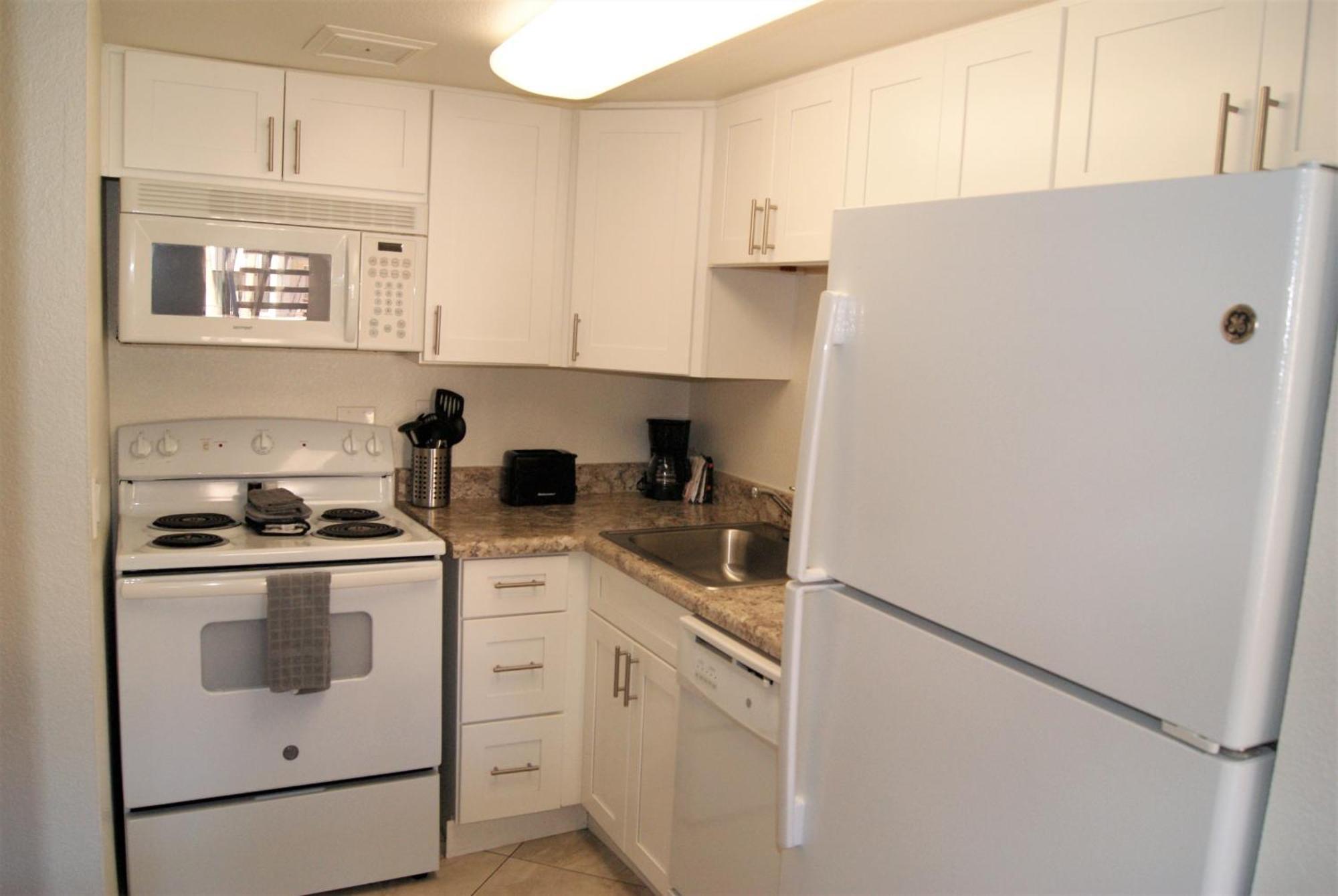 Fully Furnished 1br Suite-prime Location 110 * Scottsdale