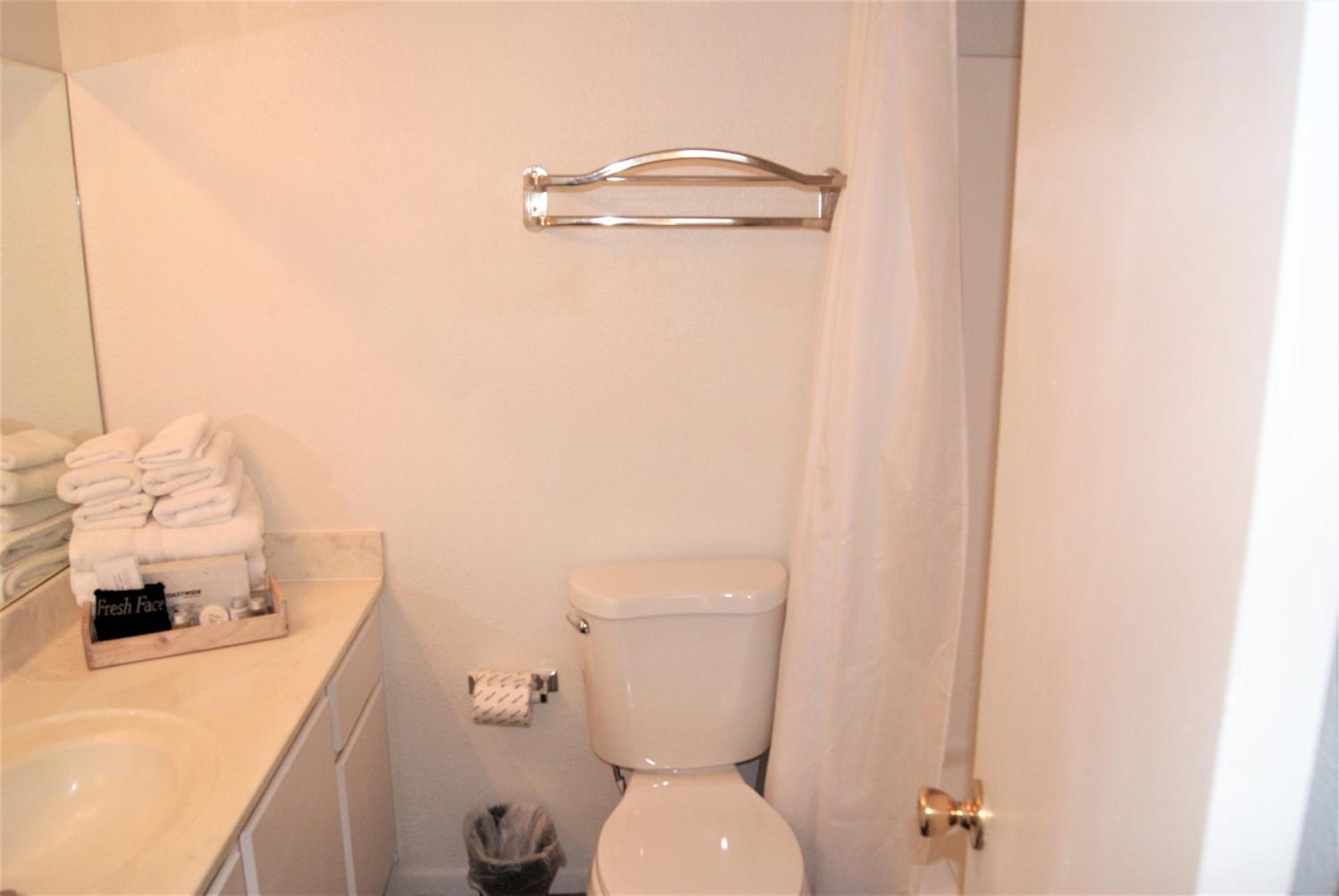 Apartment 107 Fully Furnished 1br Suite-prime Location Scottsdale