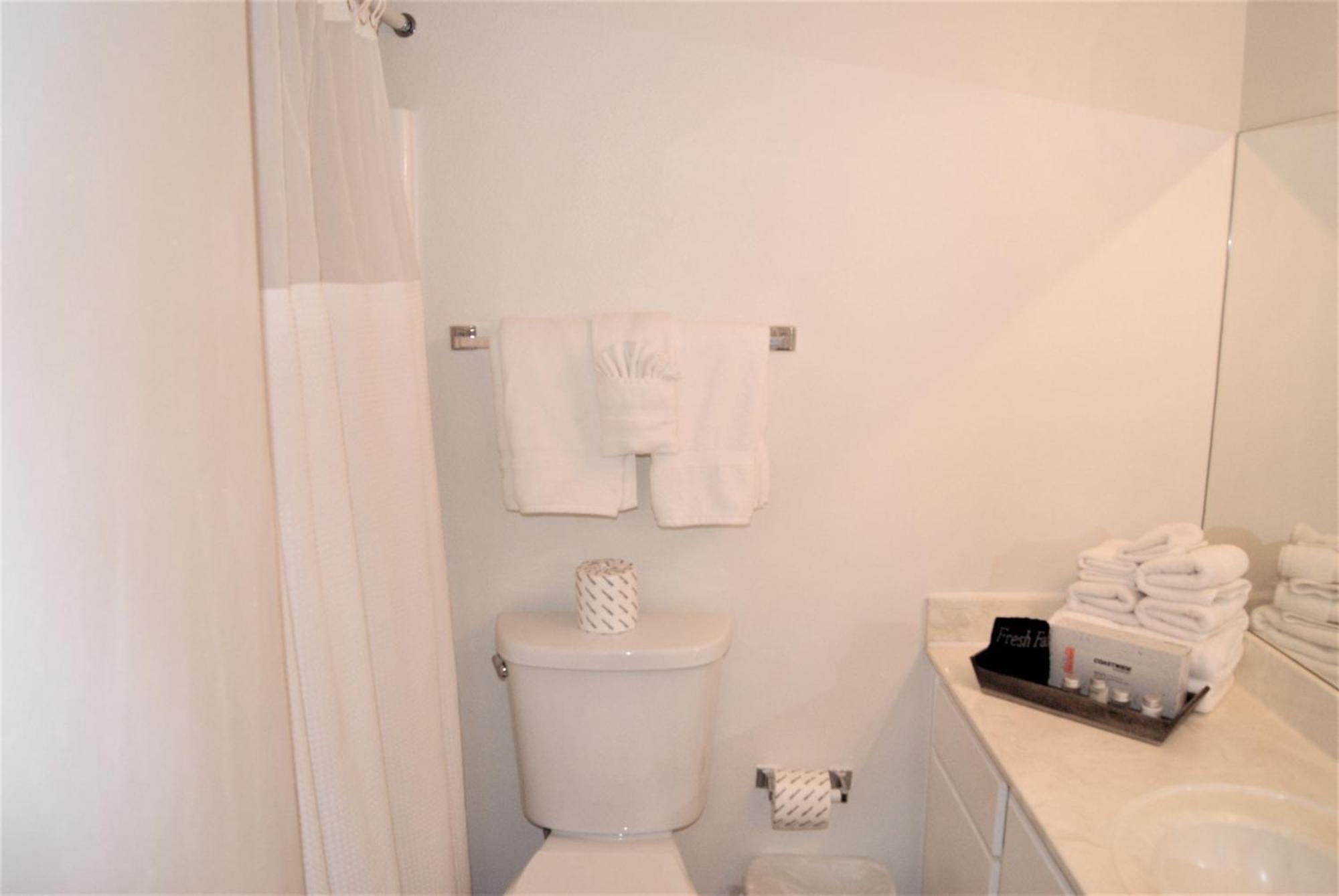237- Fully Furnished, Wifi Included *