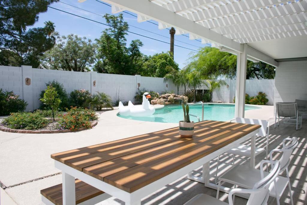 Luxury Oasis With Pool Sleeps 7 - Close To Old Town Holiday home Scottsdale