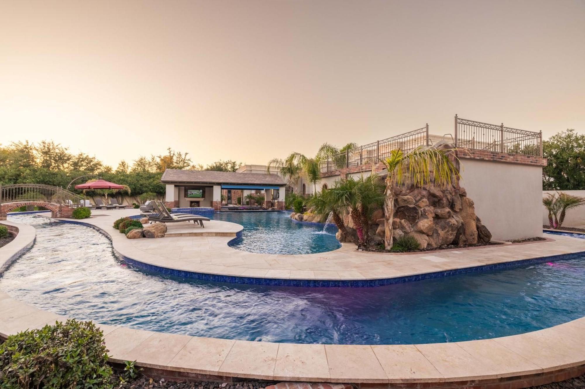 Hozho Grand Estate On Sunnyside *