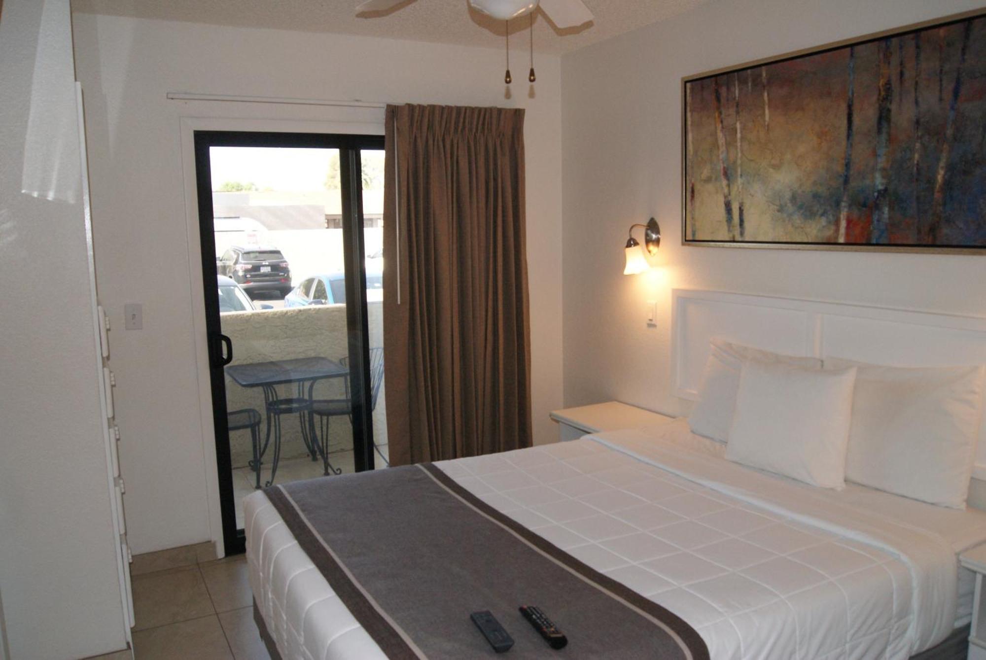111 Fully Furnished 1br Suite-prime Location Apartment