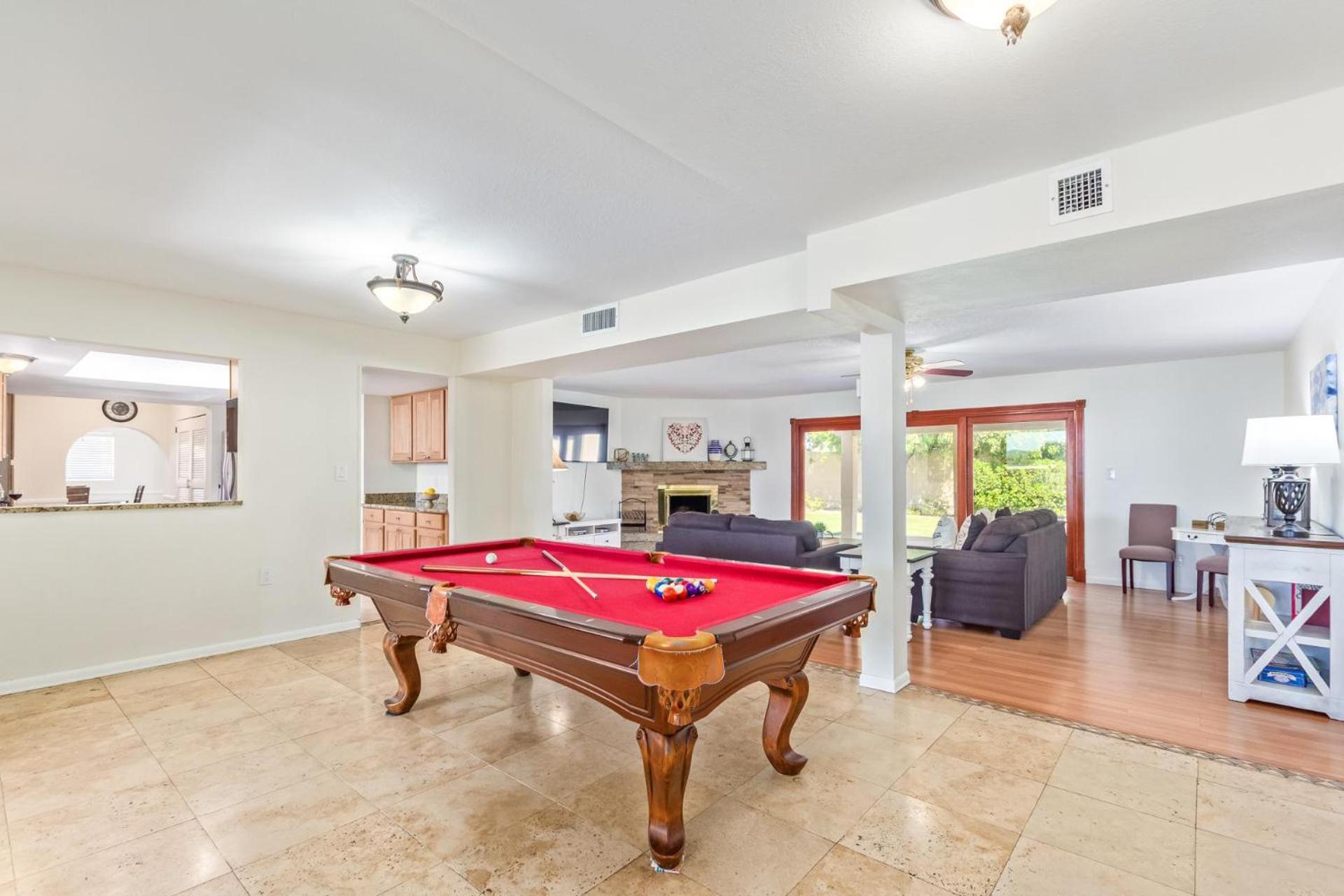 Palace Palms & Play -sports Court-pool-mini Golf Holiday home *
