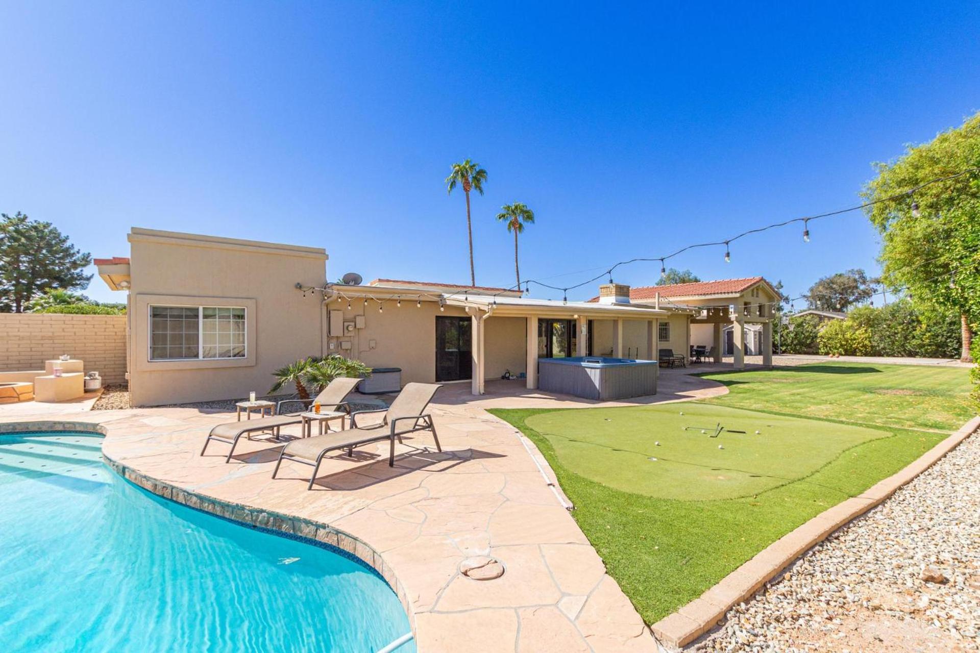 Palace Palms & Play -sports Court-pool-mini Golf Holiday home *