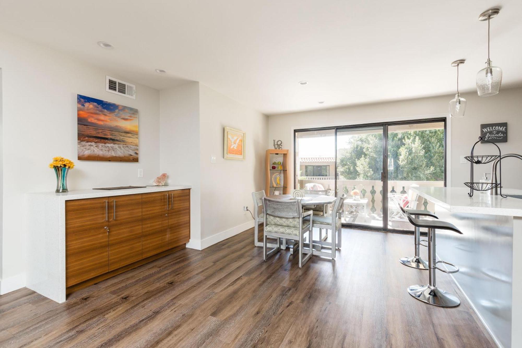 Holiday home Chic Condo-walk To Old Town *