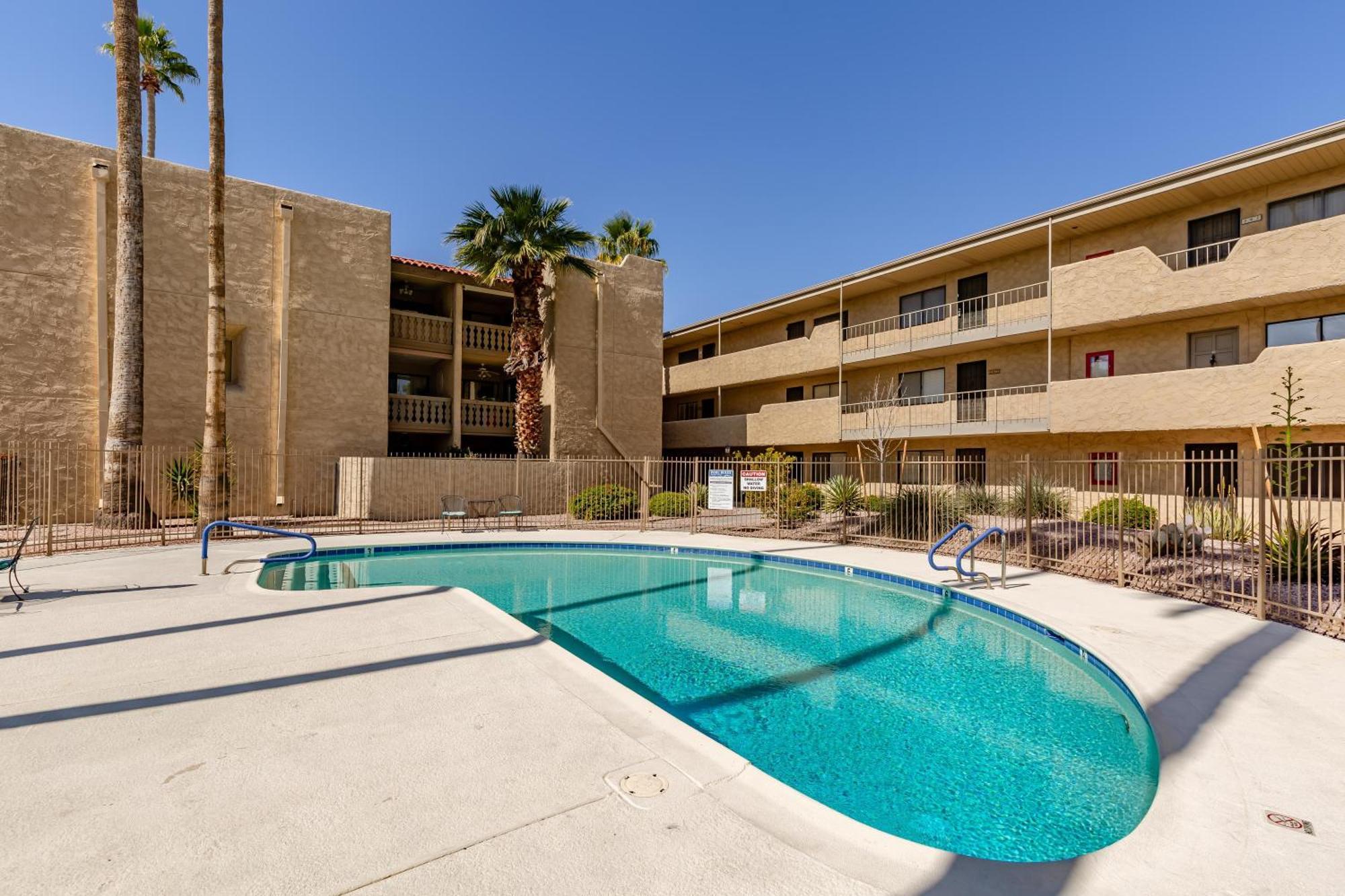 Chic Condo-walk To Old Town Holiday home Scottsdale