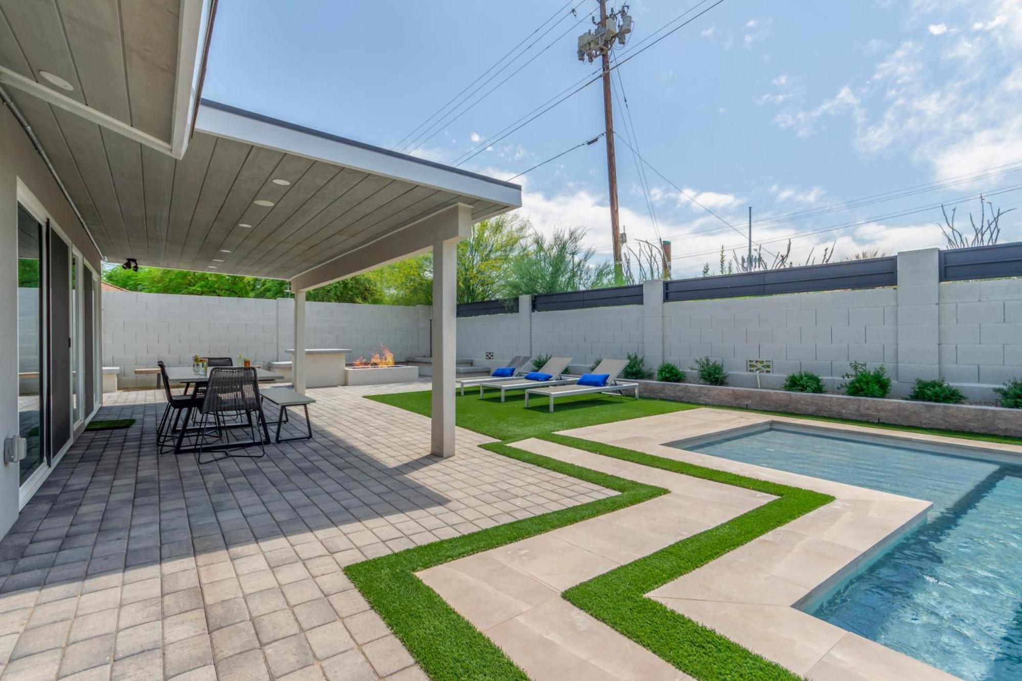 Desert Daze - Pool Heat Available - Fire Pit & Canal Access