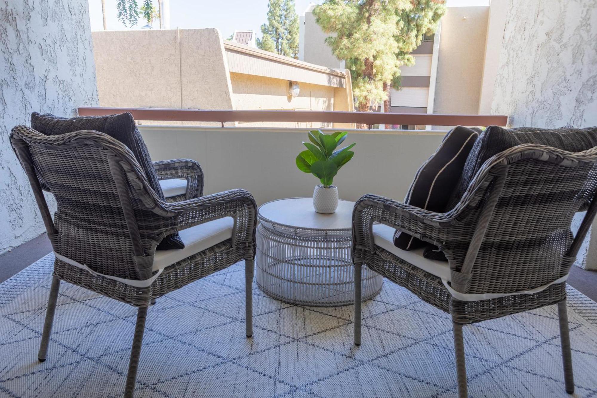 Chic With Heated Pool And Old Town Holiday home *