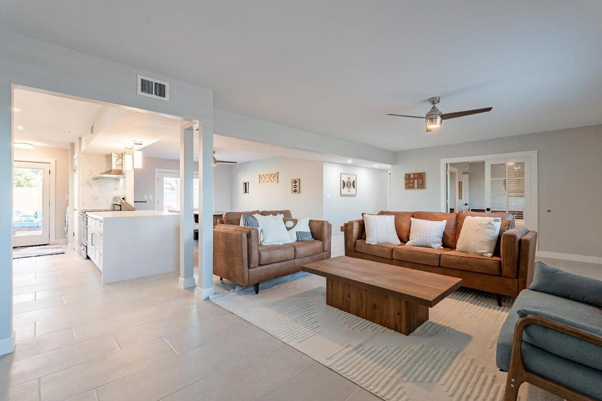 Sleeps 10 With Pool New Everything Holiday home *