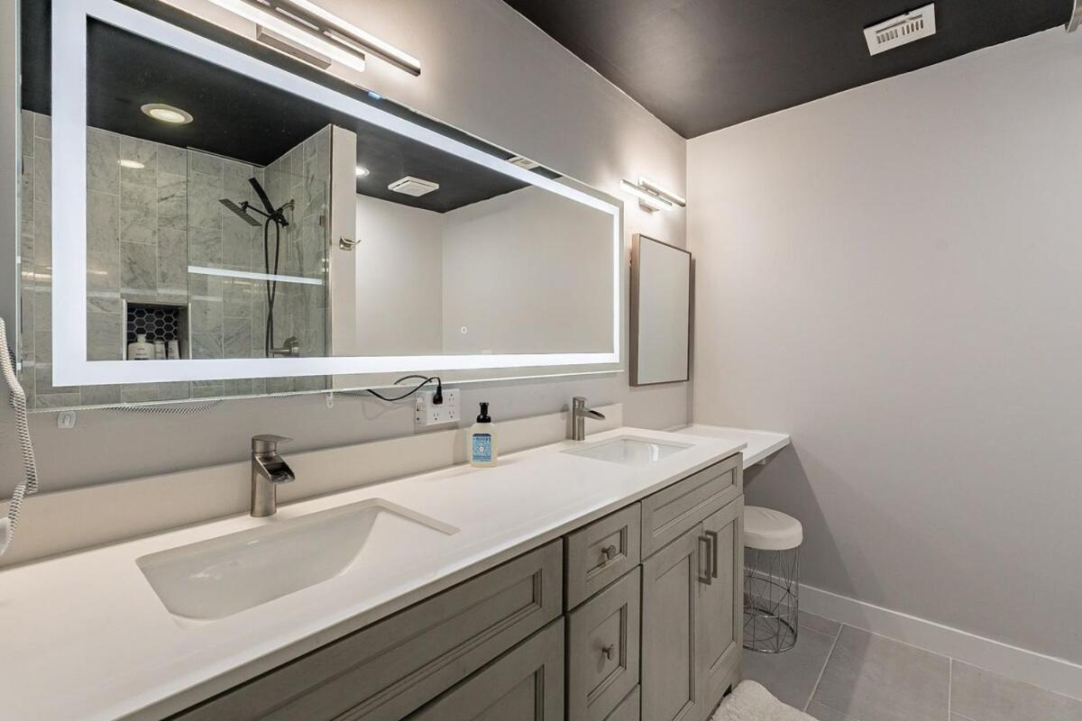 Sleeps 10 With Pool New Everything Holiday home Scottsdale