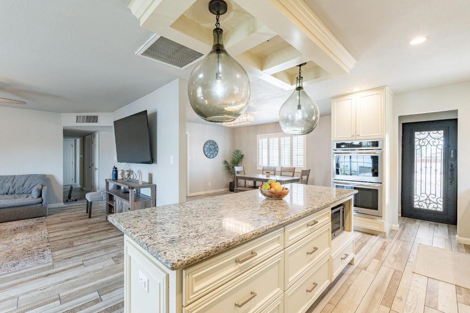 Complimentary Heated Pool Close To Oldtown3br Holiday home *