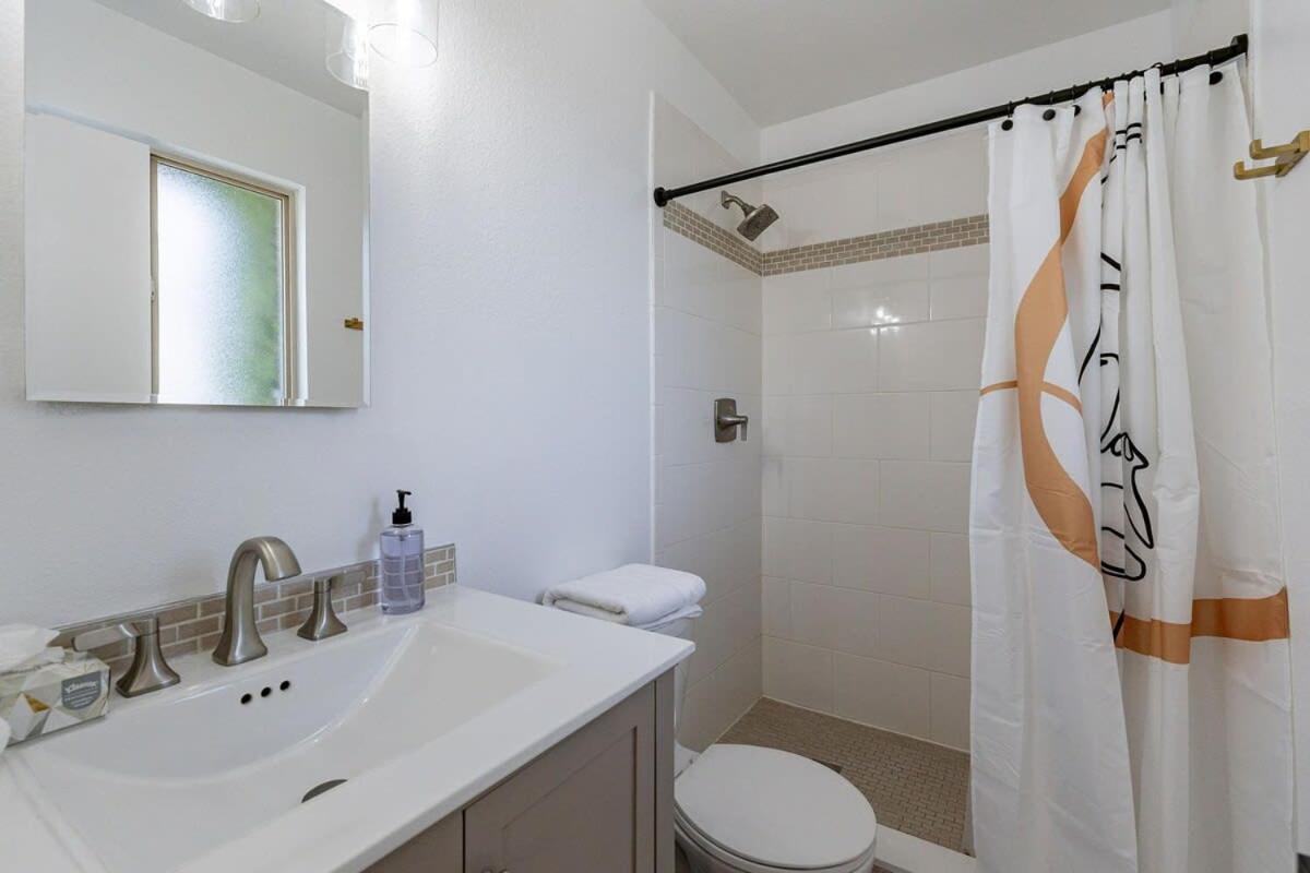 Holiday home Lux Oasis Pool Hot Tub Sleeps 12