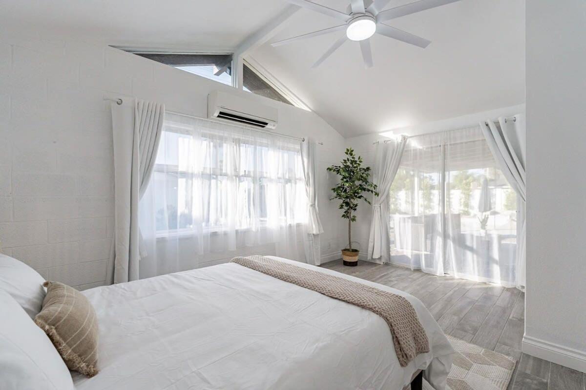 Holiday home Lux Oasis Pool Hot Tub Sleeps 12 *