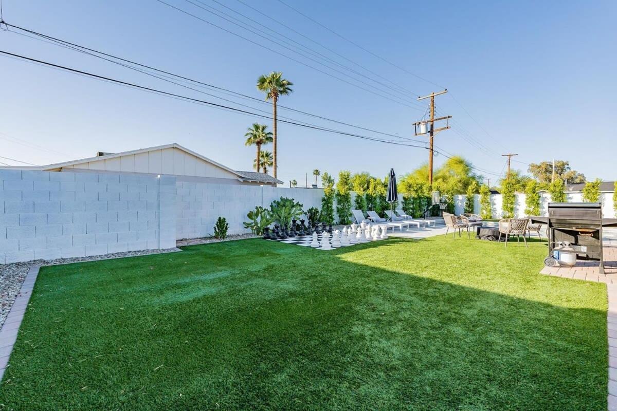 Lux Oasis Pool Hot Tub Sleeps 12 * Scottsdale