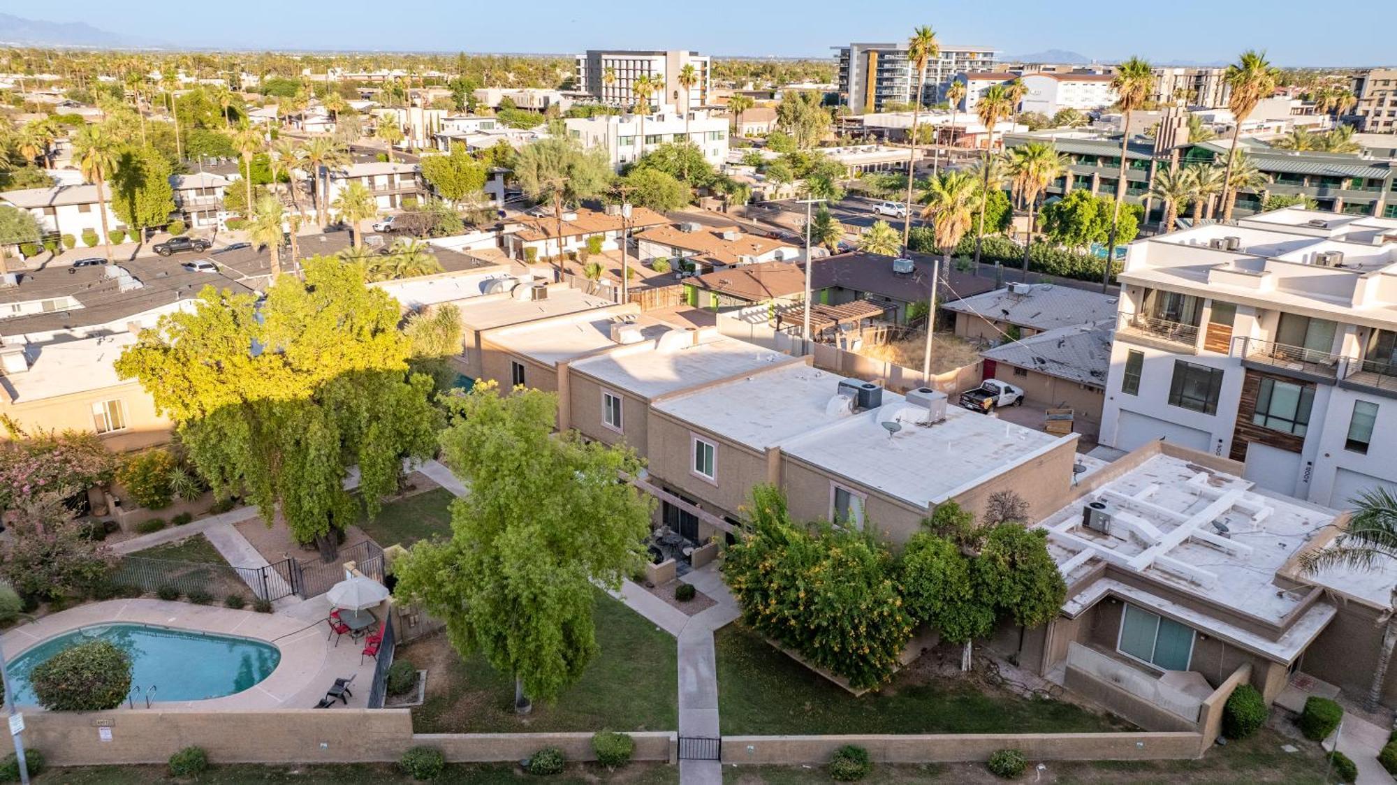 Apartment Townhome With Pool, Walk To Old Town