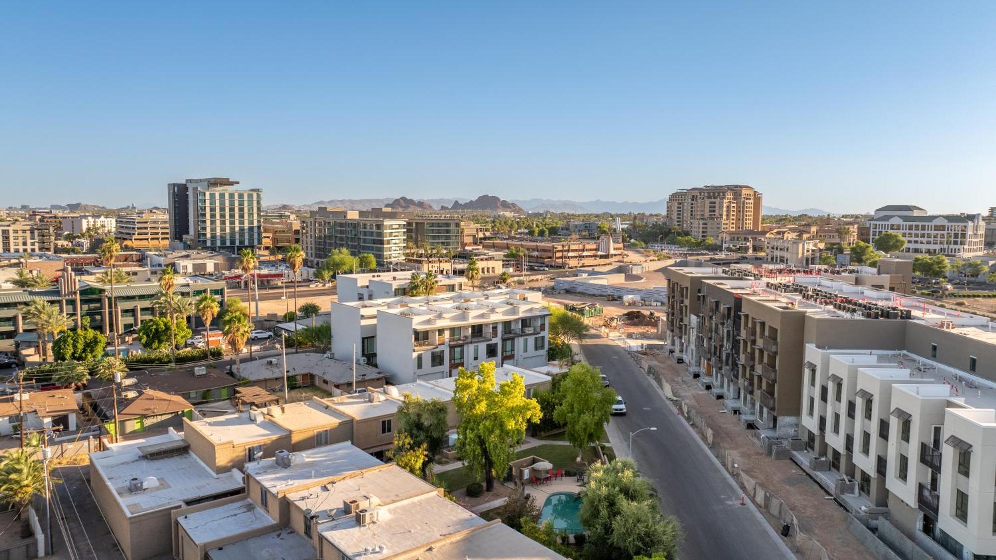 Apartment Townhome With Pool, Walk To Old Town Scottsdale