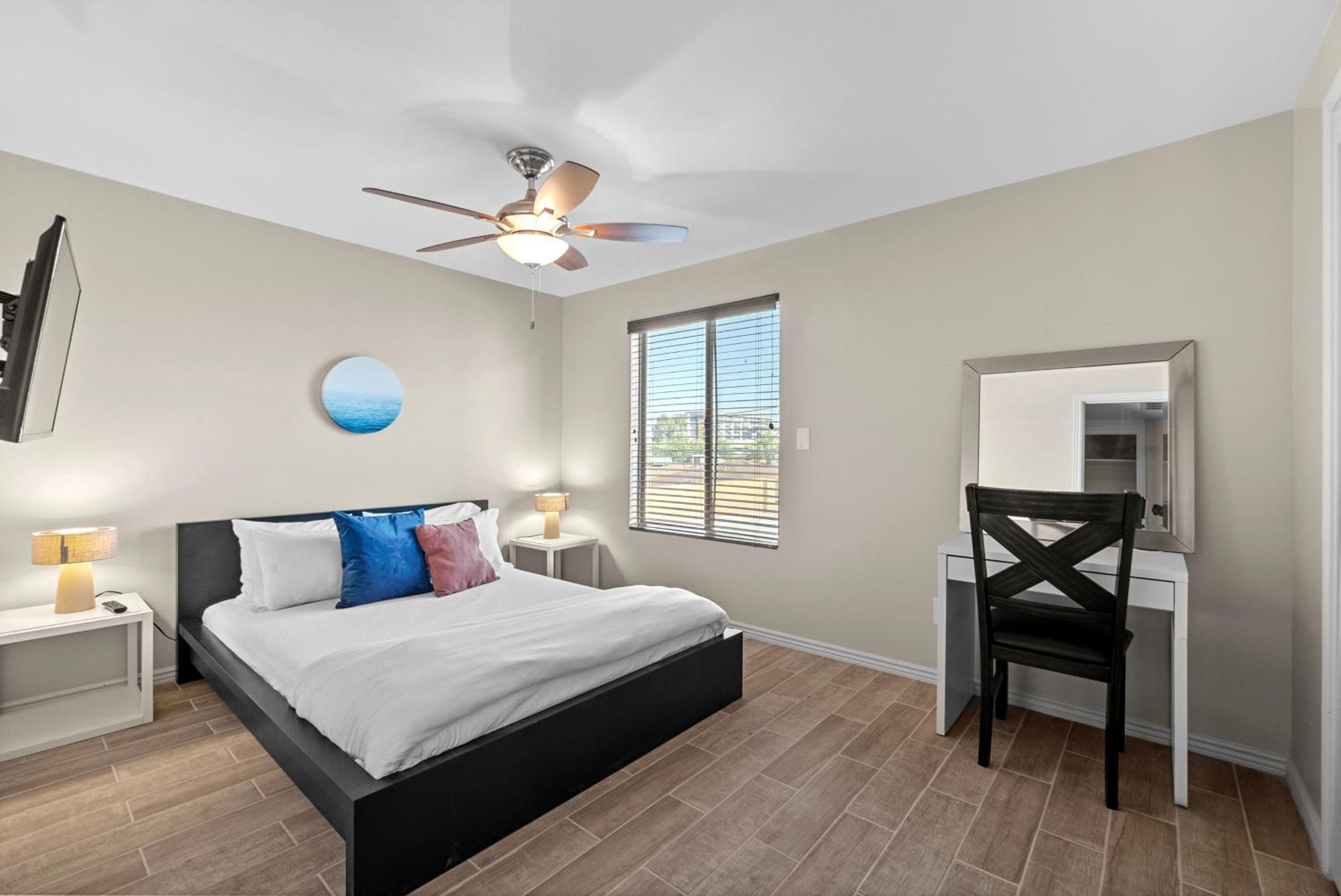 Apartment Townhome With Pool, Walk To Old Town *