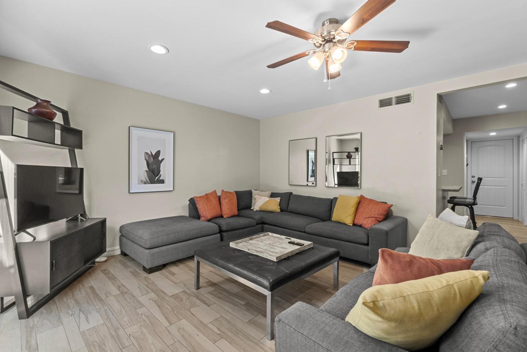 Townhome With Pool, Walk To Old Town * Scottsdale