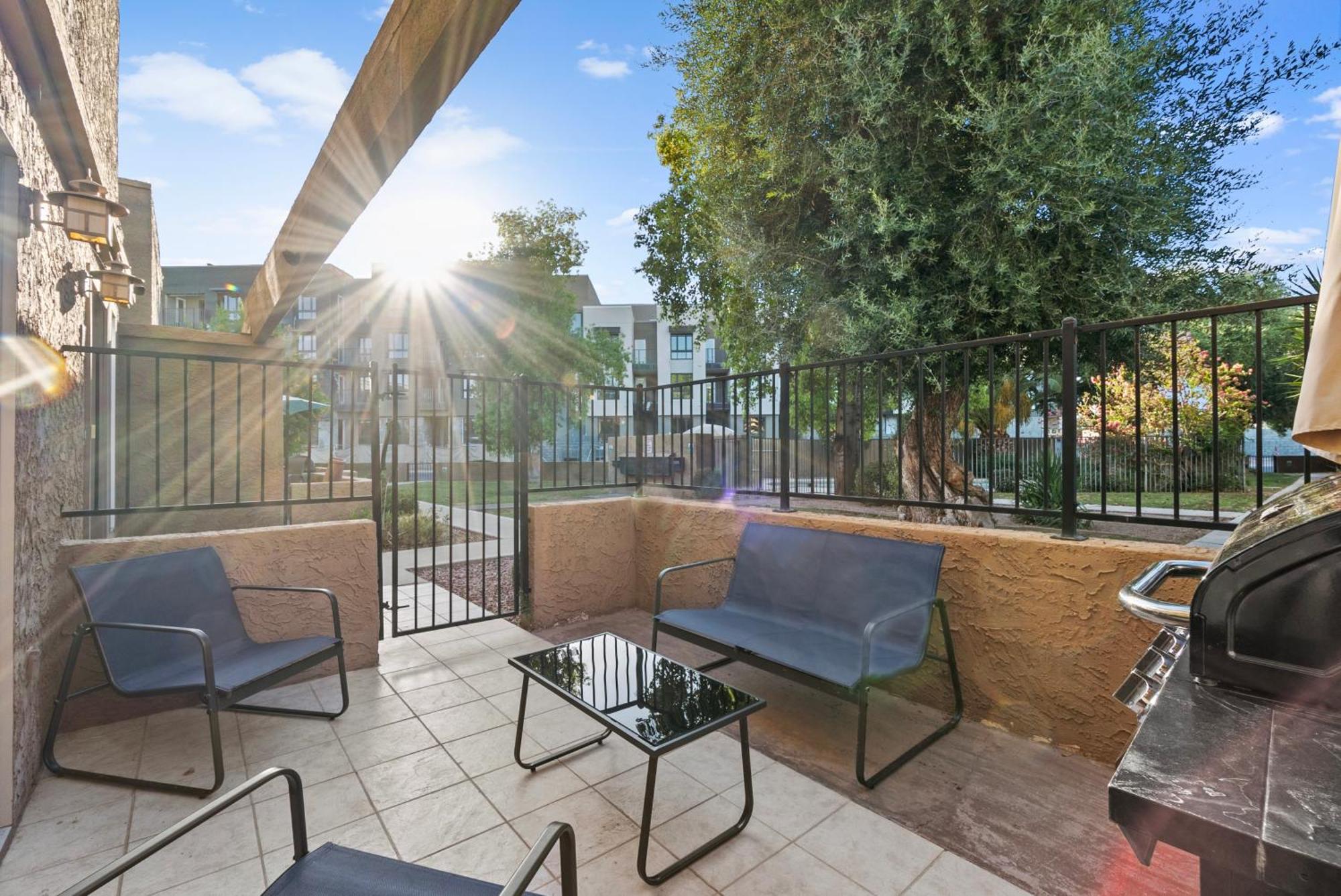 Apartment Townhome With Pool, Walk To Old Town Scottsdale