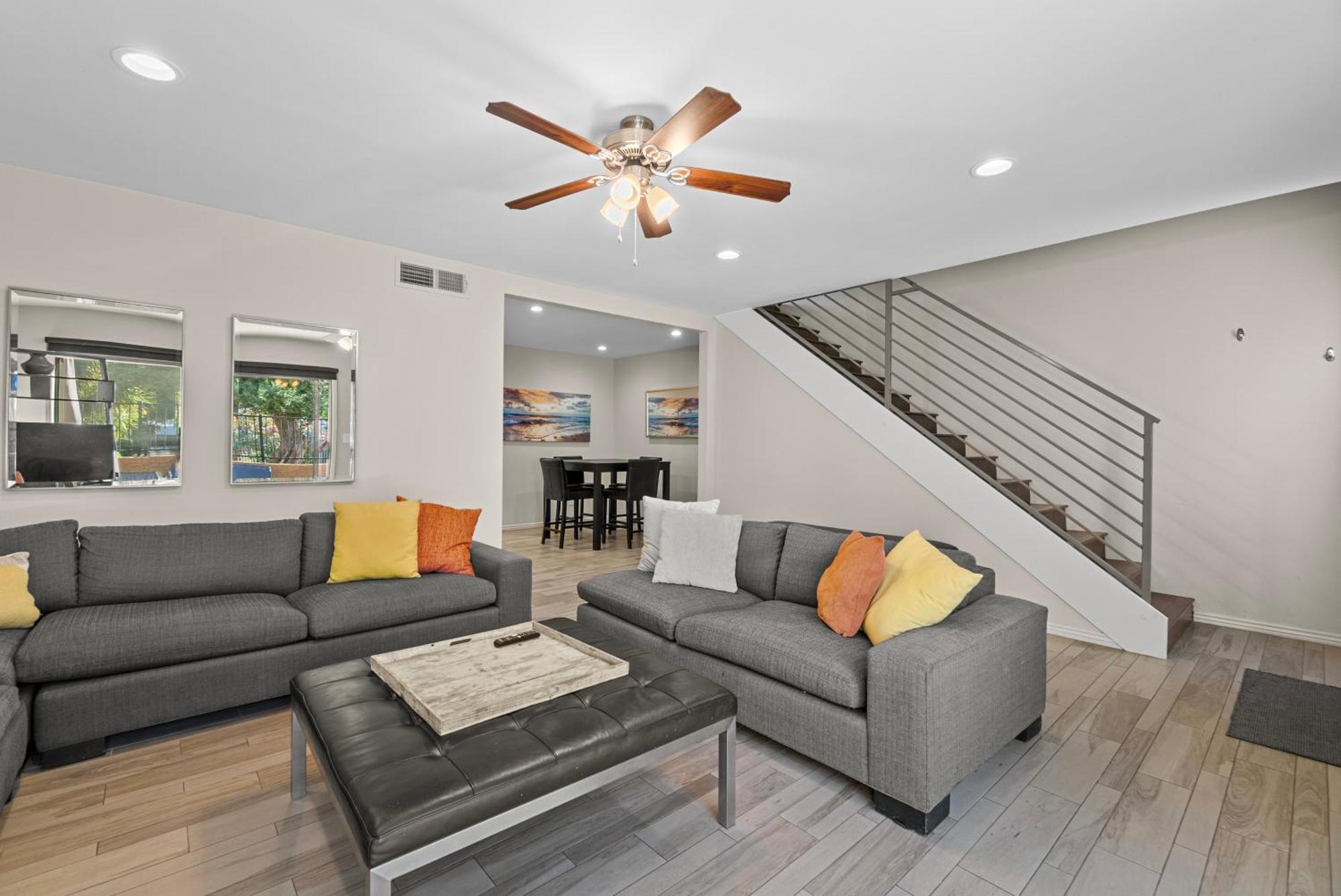 Townhome With Pool, Walk To Old Town *
