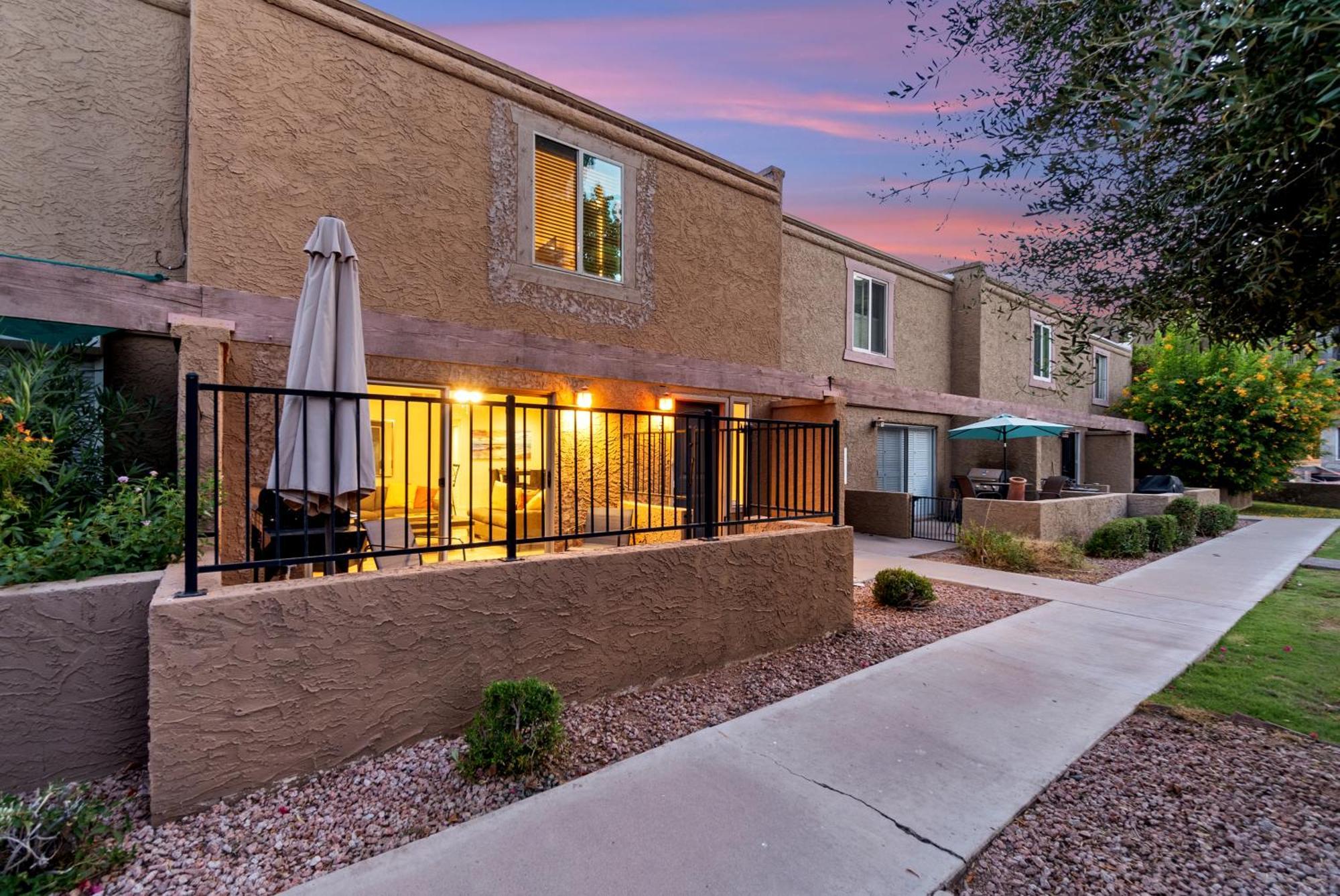 Apartment Townhome With Pool, Walk To Old Town