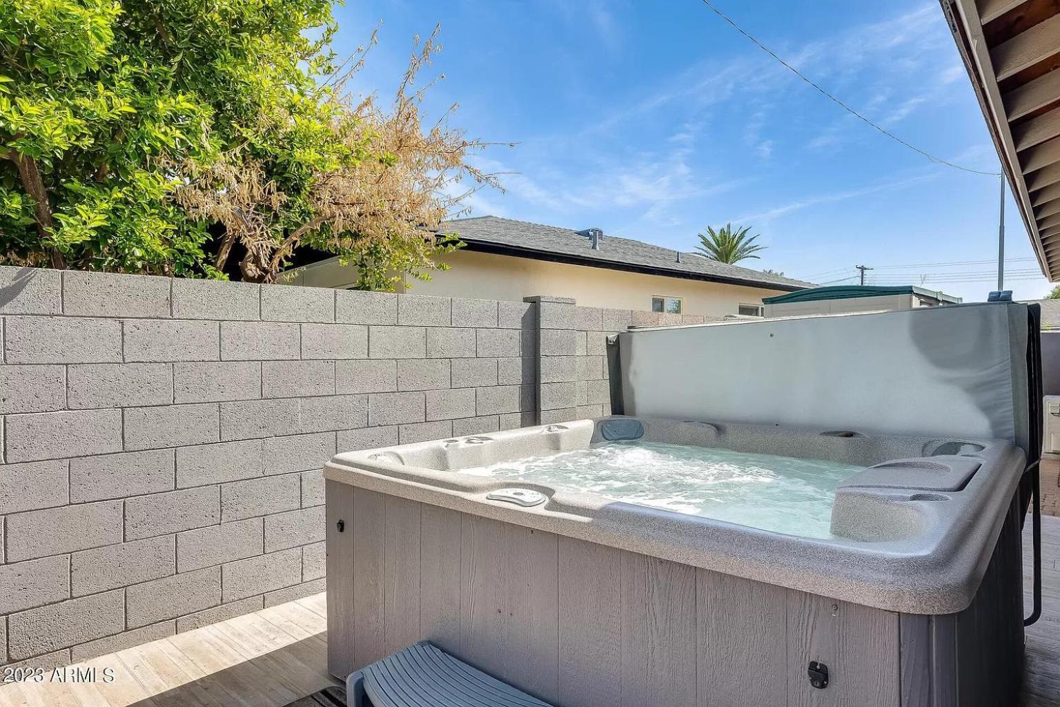 Hot Tub, Heated Pool, Mini Golf, Bbq, 500 Mbps, 50in Tv, Old Town