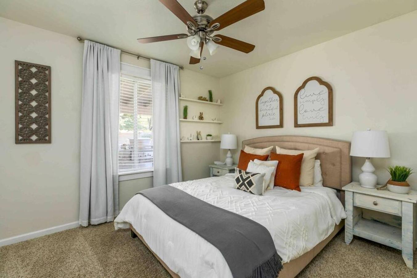 Spacious Backyard W Free Heated Pool, Tv And Bbq *