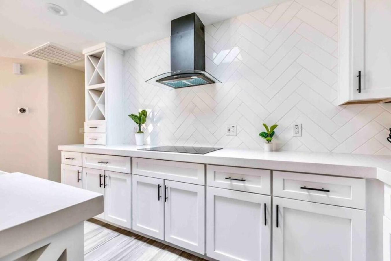 Luxurious Old Town Remodel W Heated Pool Holiday home *
