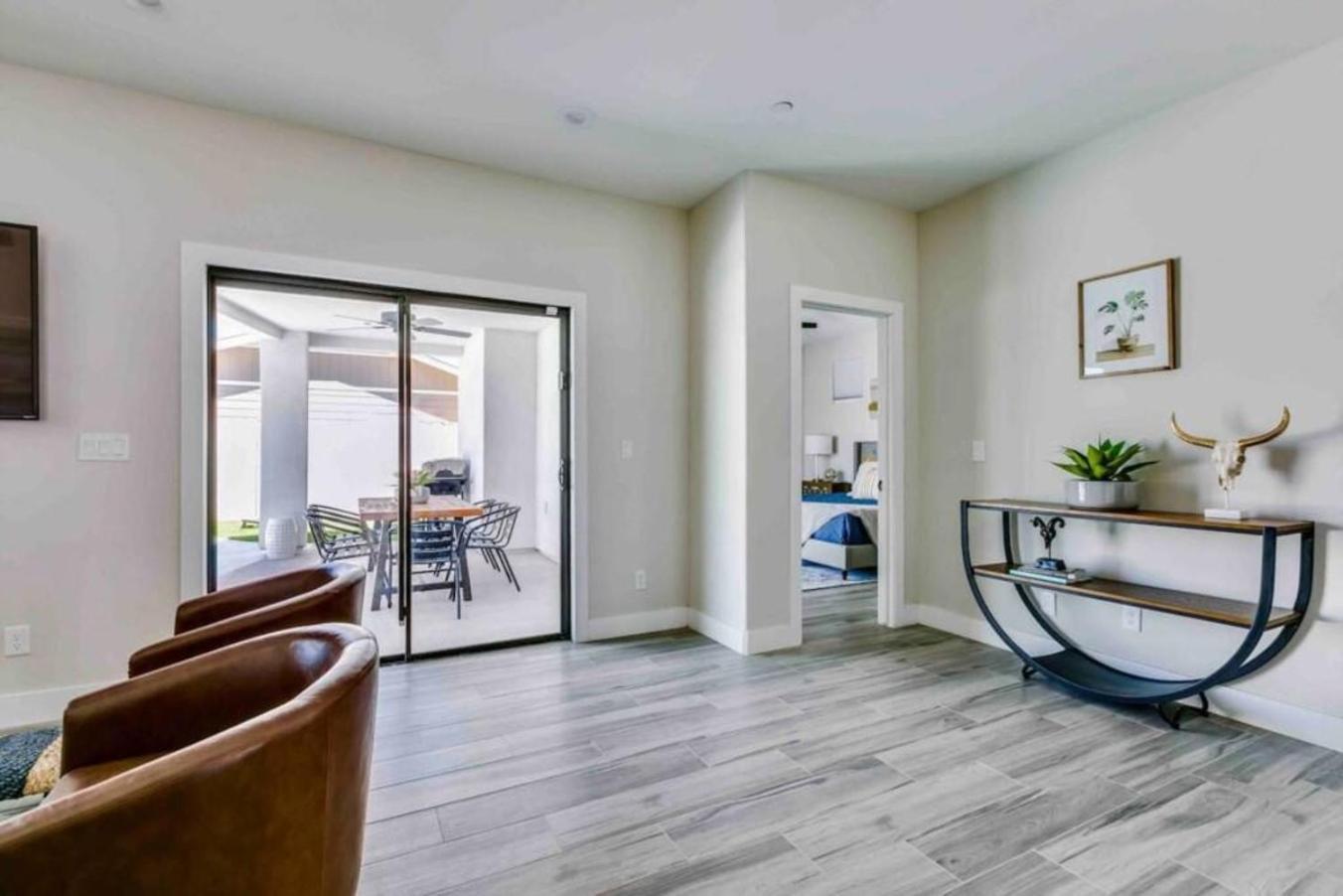Luxurious Old Town Remodel W Heated Pool *