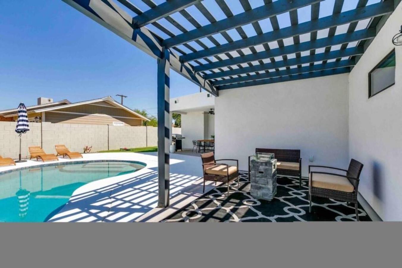 Luxurious Old Town Remodel W Heated Pool Holiday home *