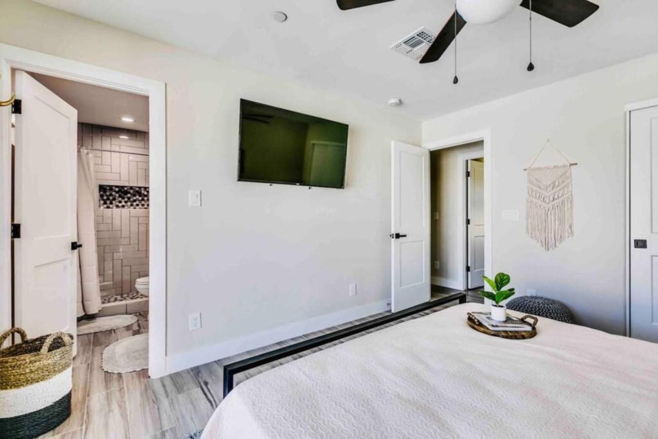 Luxurious Old Town Remodel W Heated Pool * Scottsdale