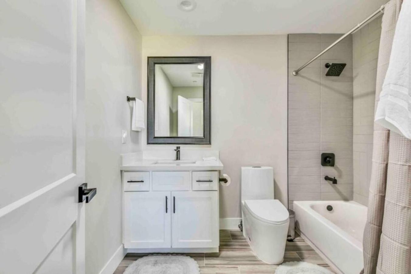 Luxurious Old Town Remodel W Heated Pool Holiday home Scottsdale