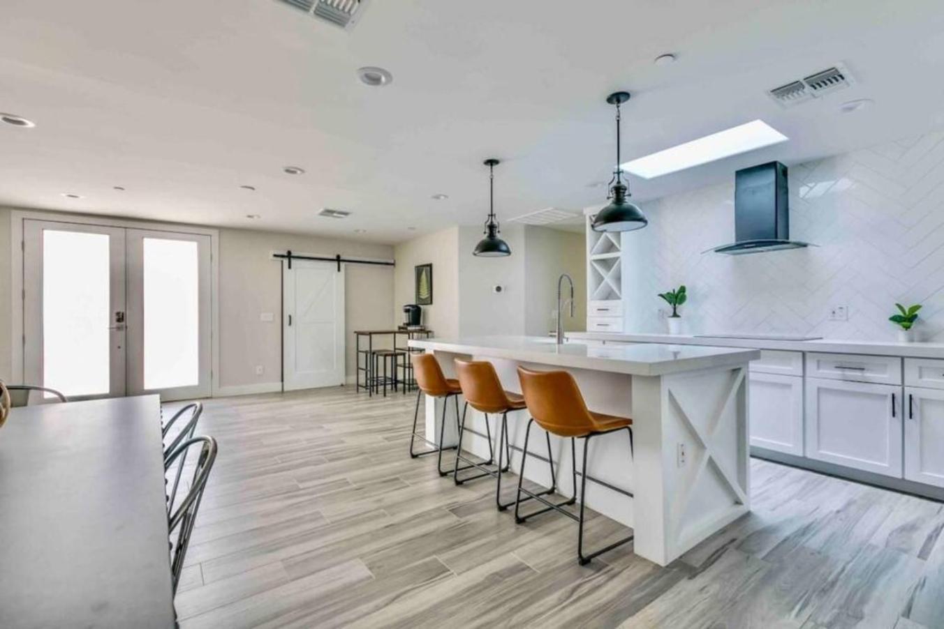 Luxurious Old Town Remodel W Heated Pool *