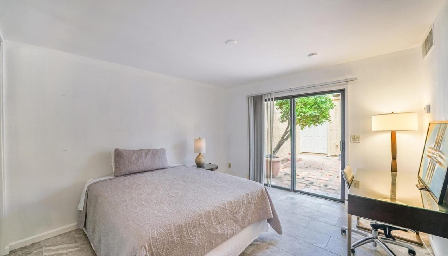 Guest Casita, New Pickleball, Tile Floor Holiday home Scottsdale