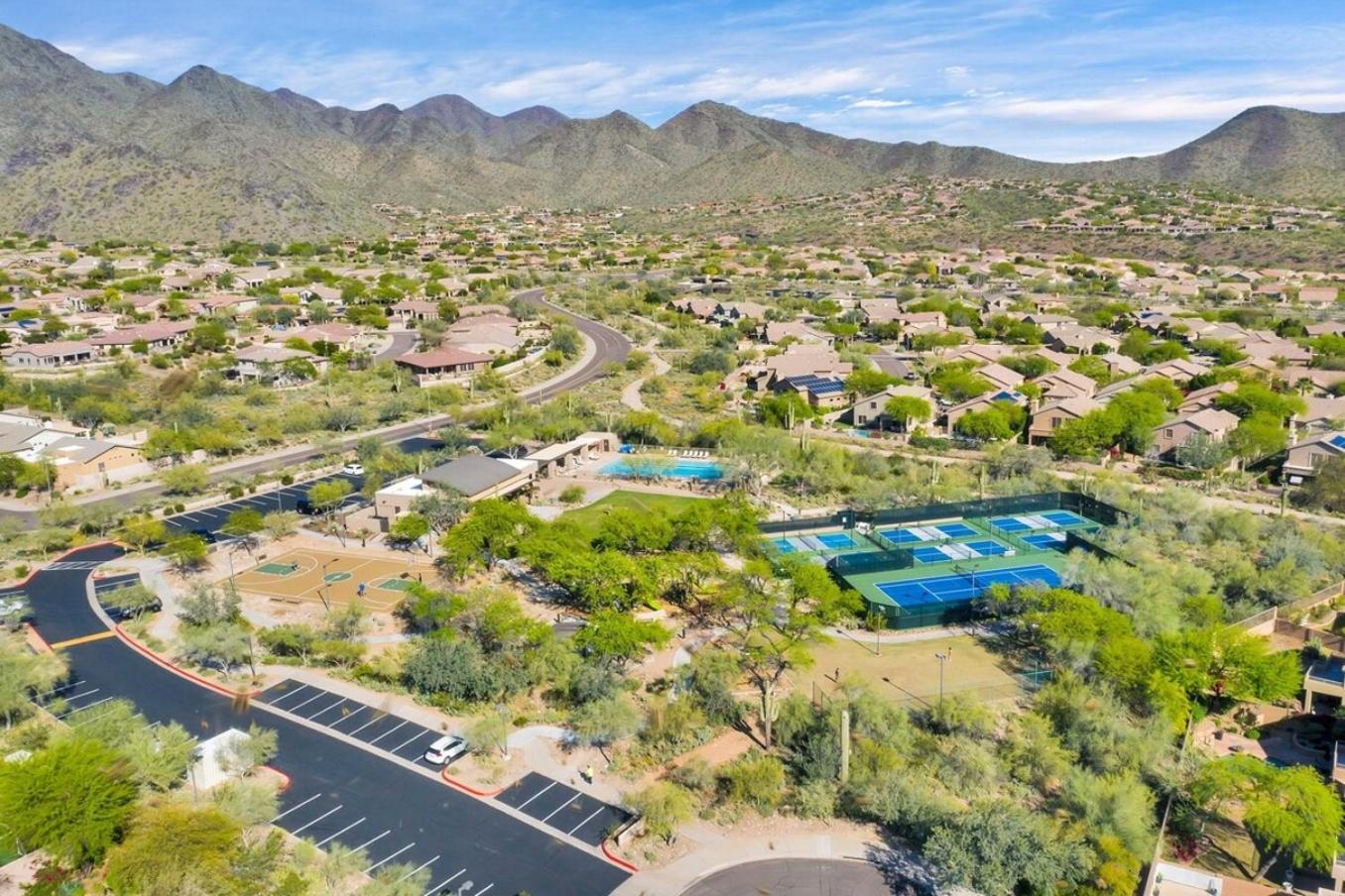Privacy, Pickleball, Club House, Hiking, Mountains