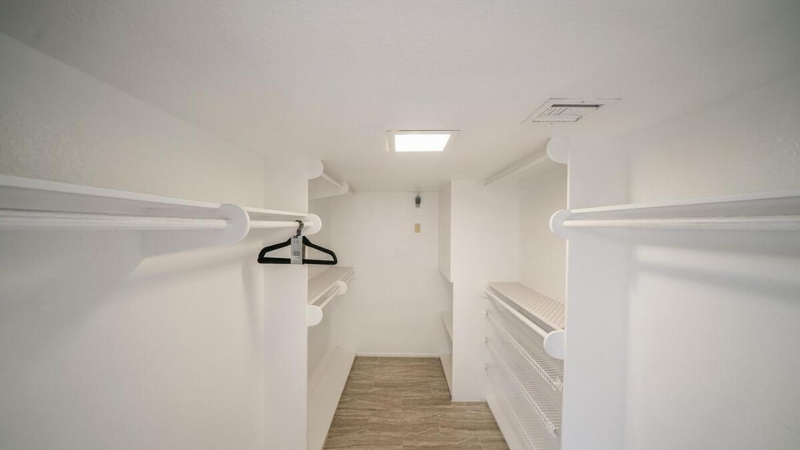 Guest Casita, New Pickleball, Tile Floor