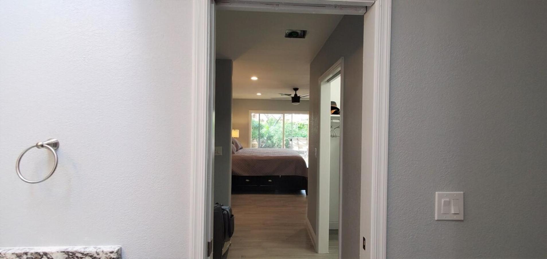 Holiday home Updated, Enclosed Patio, Corner Lot, Bike Trail *
