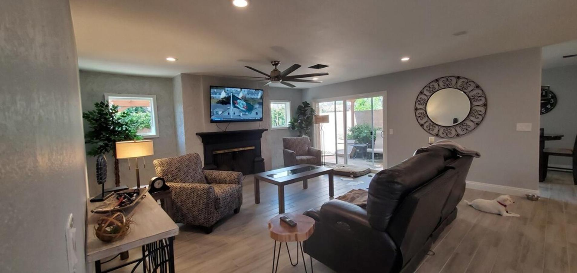 Holiday home Updated, Enclosed Patio, Corner Lot, Bike Trail