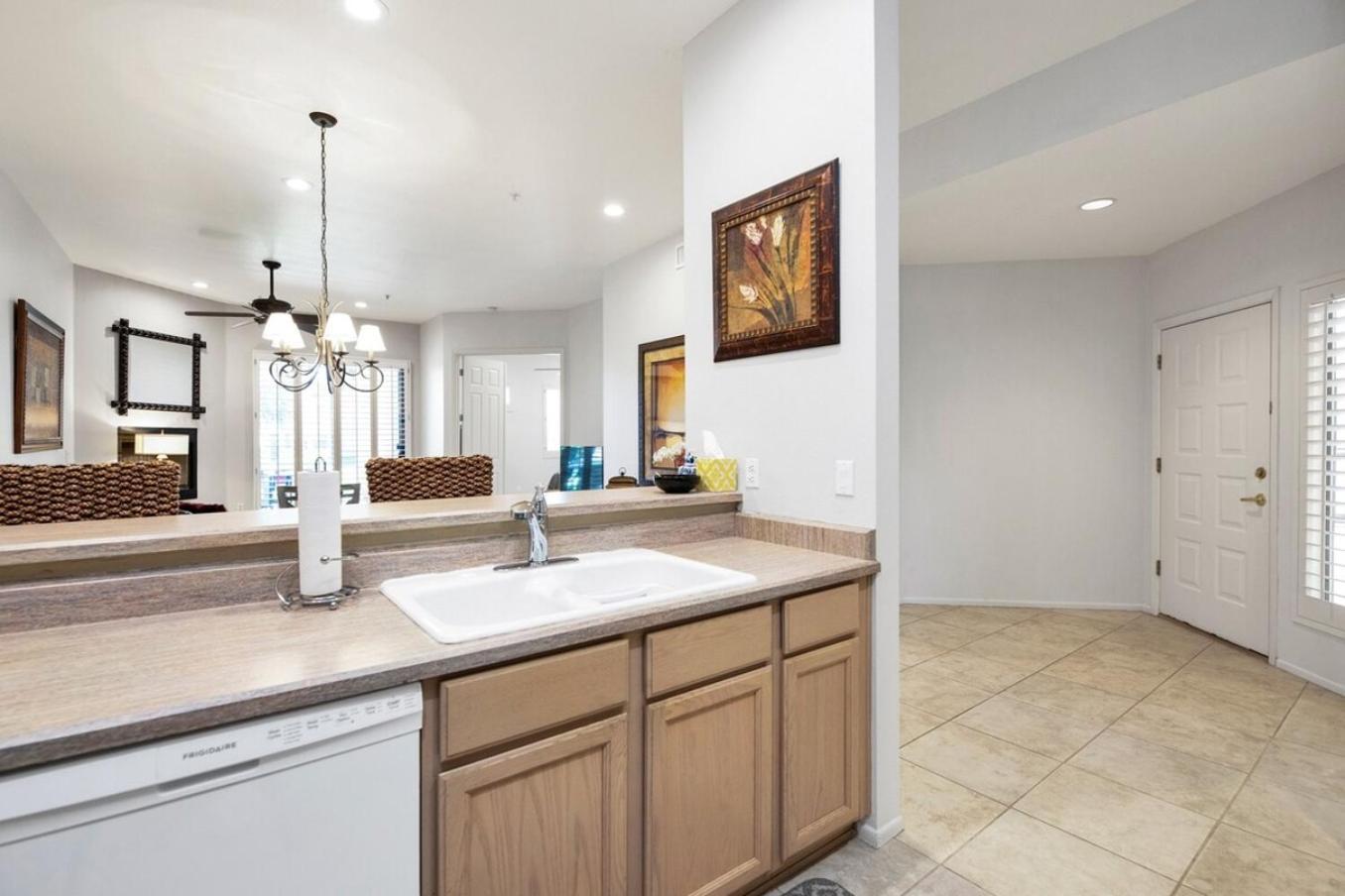 Pool-side, 1st Flr, Subd-trail, Walk 2 Dining Holiday home Scottsdale