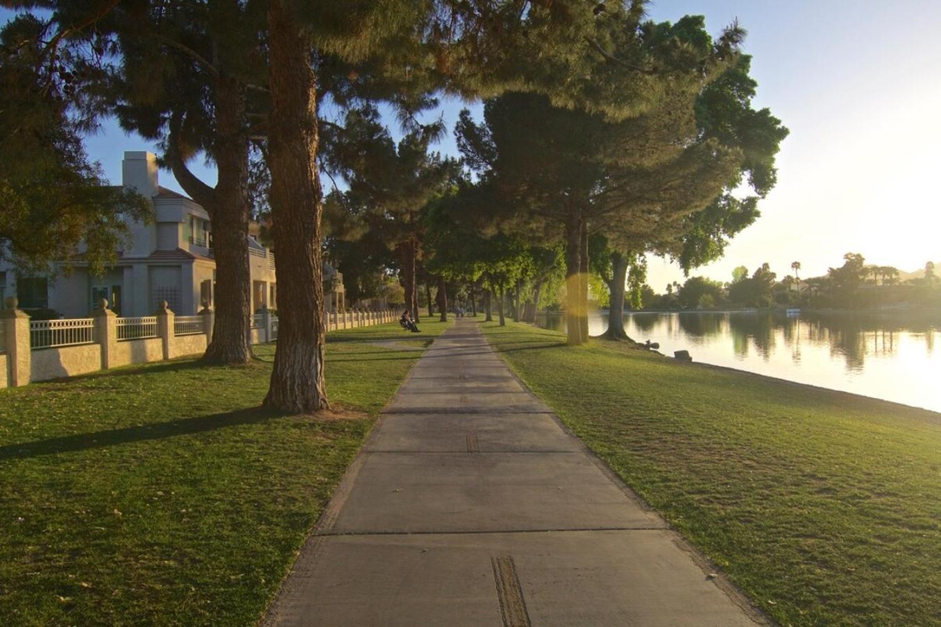 Waterfront Views, Office, Main Floor, Walkable Holiday home Scottsdale