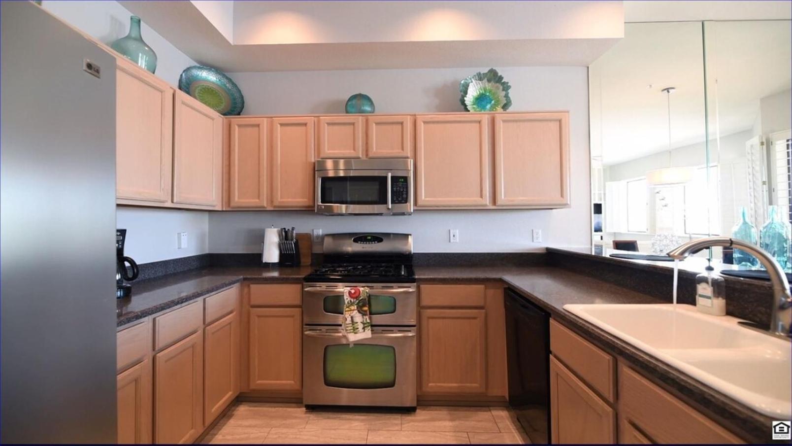 Holiday home Waterfront Views, Office, Main Floor, Walkable Scottsdale